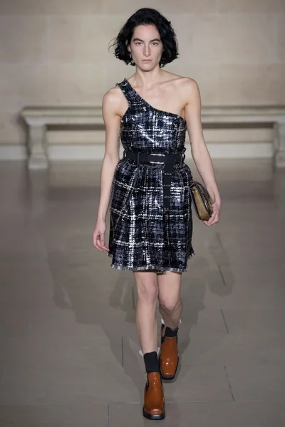 Look 27
